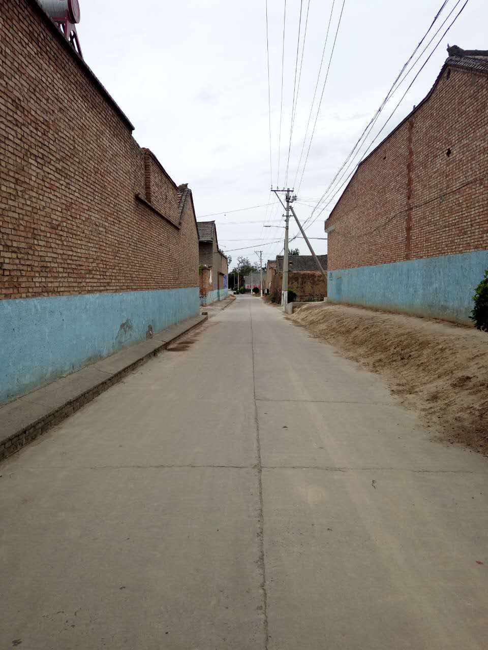  p>安家村是陕西省渭南市蒲城县高阳镇安家大队下辖的一个自然村,主要