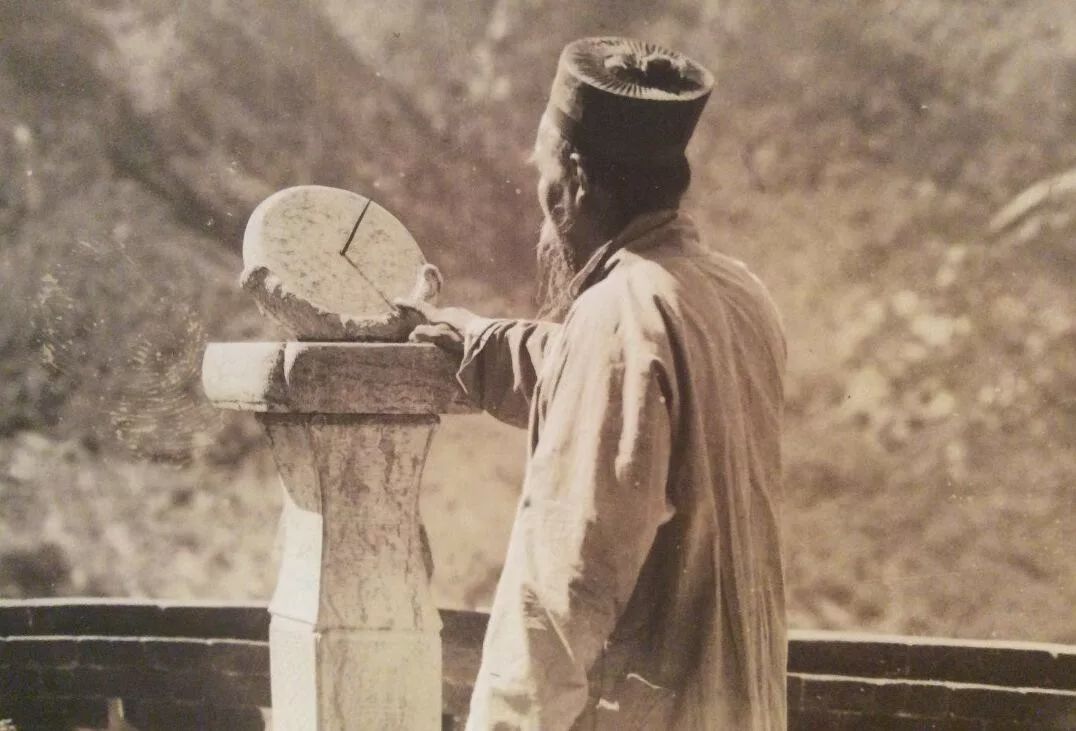 古代道士为什么喜欢远离闹市，在深山险峰中建道观_百科TA说