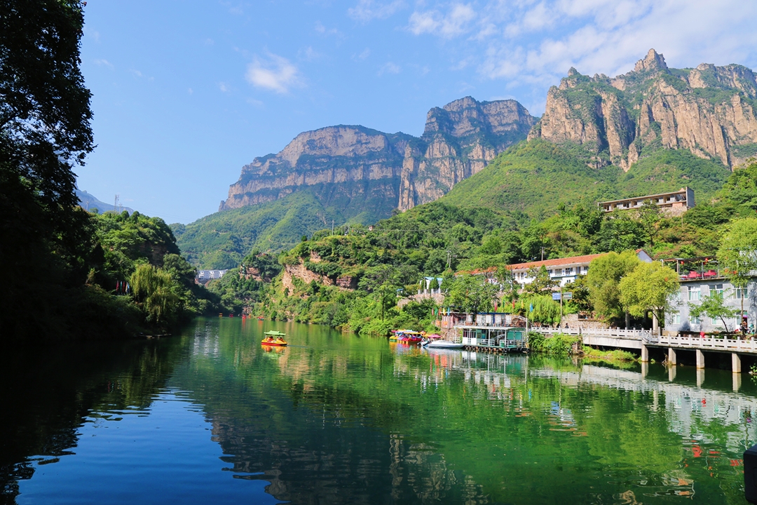 神龙湾天瀑峡景区