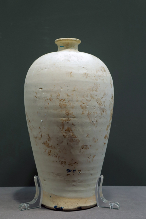 中国宋代 明代 清代哥窯梅瓶 古董品 唐物 古美術 宋哥窑开片高梅瓶收藏