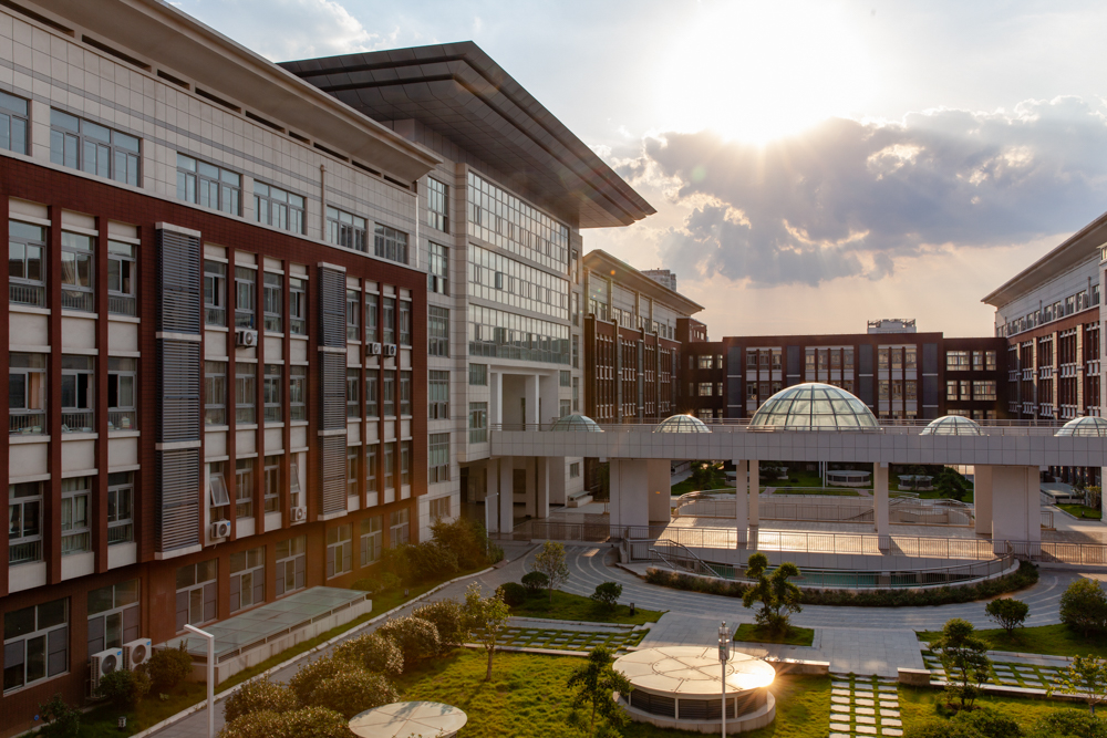  p>临沂市第二中学建立于1958年,是临沂市境内一所由 a target="