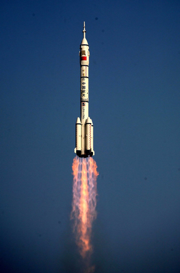  p>神舟九号,简称"神九",为中国载人航天工程发射的第九艘飞船,是中国