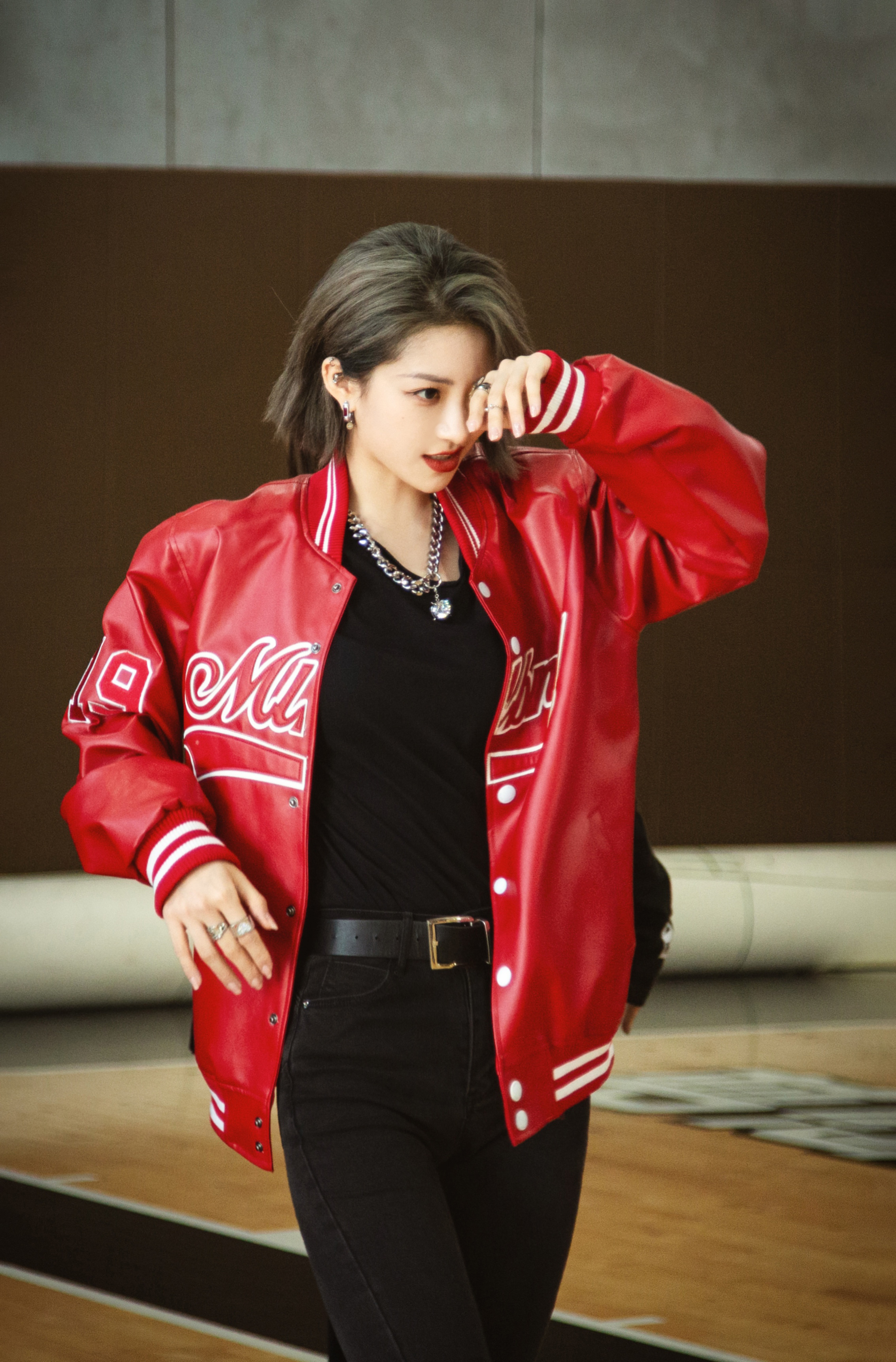  p>《蔷薇之巅》是由董乐和 a target="_blank" href="/item/喻言