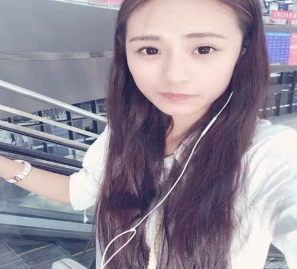  p data-id="gn8tzc94xu">《有她王佳就足够》是mc王佳填词并演唱的一