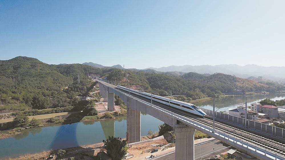 >龙龙高速铁路(longyan-longchuan high-speed railway),简称龙龙高铁
