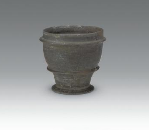 岳石文化陶尊形器