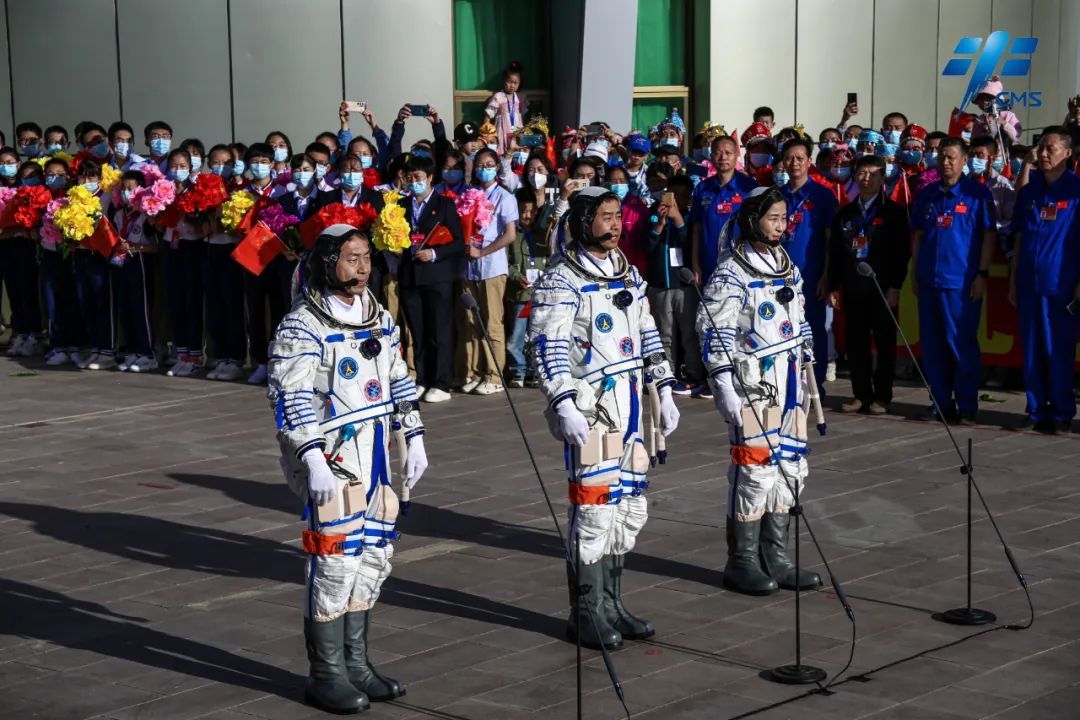 刘洋（中国英雄航天员、首位女航天员）_百度百科