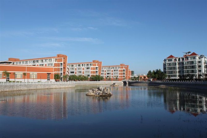  p>博兴县第二中学前身为 a href="#">博兴县 /a>城郊公社高中,始建于