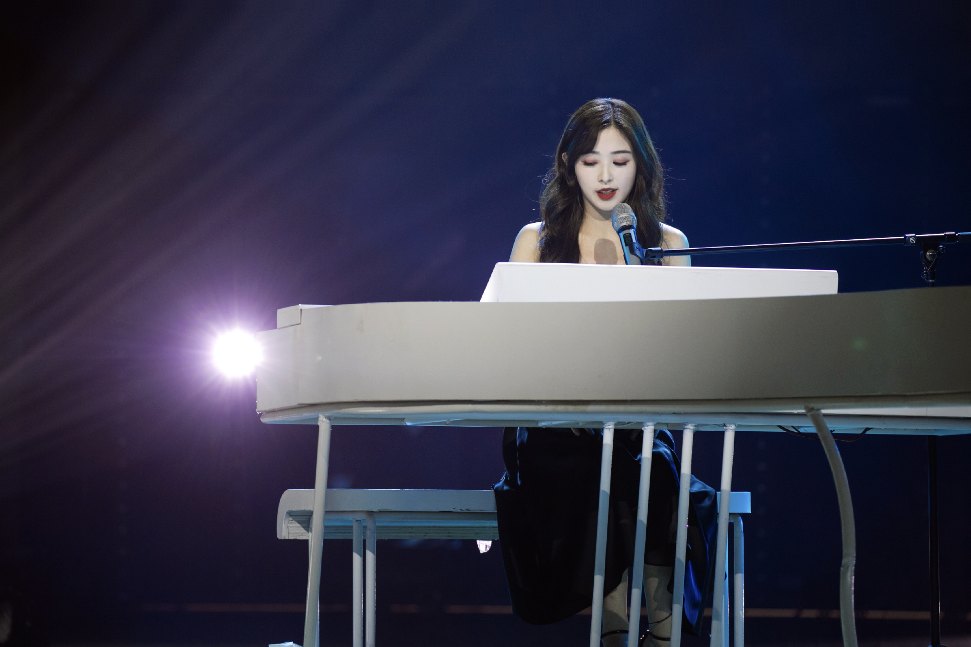  p>张含韵,1989年4月9日出生于四川省德阳市旌阳区,中国内地流行乐女