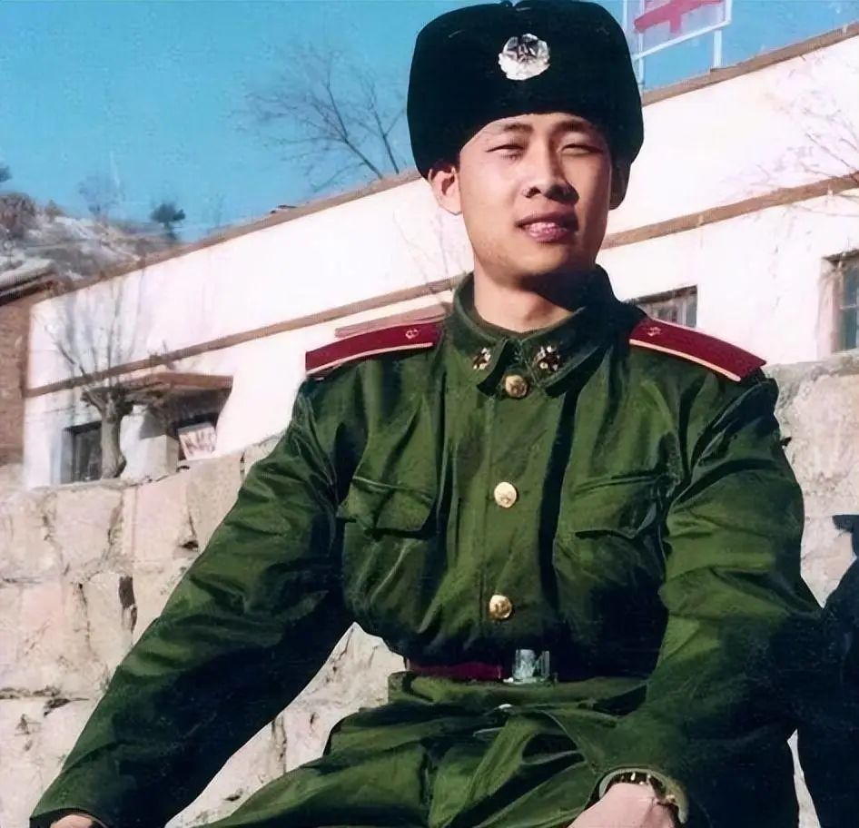 “张译的腰，杀人的刀”_百科TA说