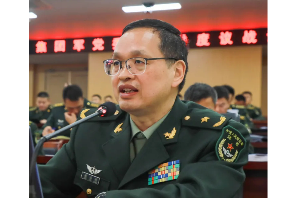  p>魏海鹏,军官,少将军衔.