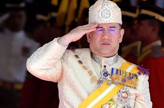  p>穆罕默德五世,男,1969年出生,为 a target="_blank" href="/item