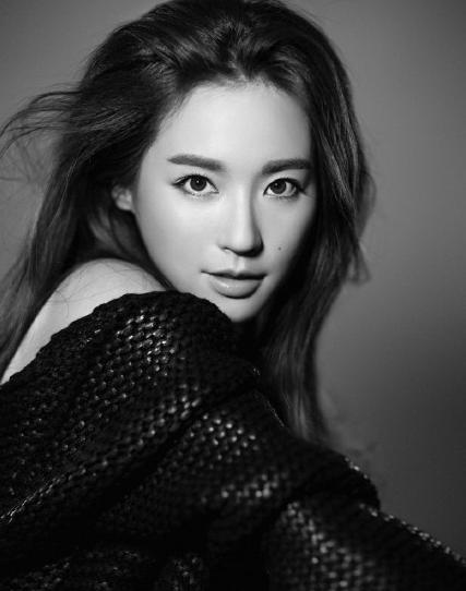  p>吴佳尼,1983年2月22日出生,毕业于 a target="_blank" href="/item