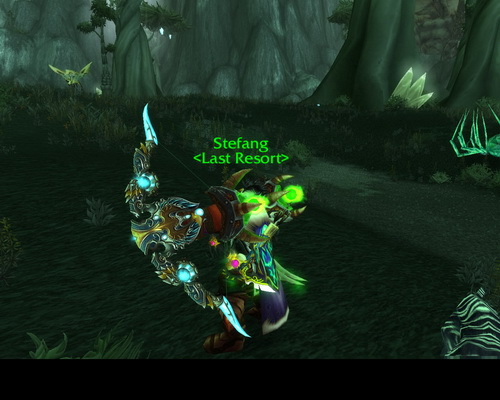 相传埃辛诺斯战刃是在一万年前的上古之战中,伊利丹从一名名叫埃辛