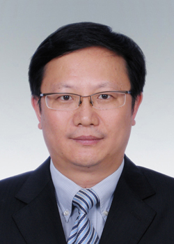 袁航,男,1970年2月出生,汉族,籍贯上海,现任上海市嘉定区江桥镇党委