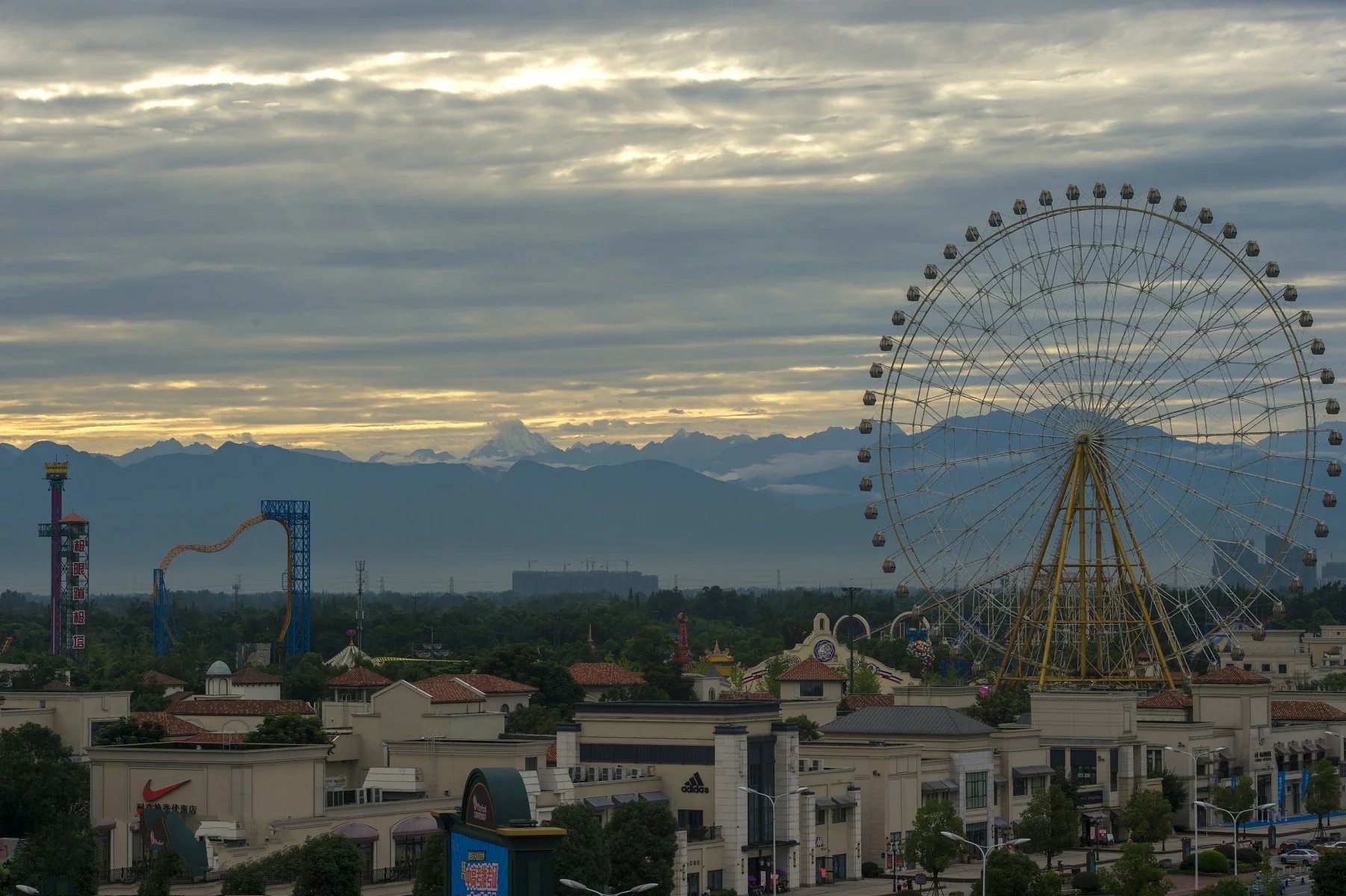  p>温江区,四川省成都市辖区,是成都中心城区的重要组成部分,地处成都