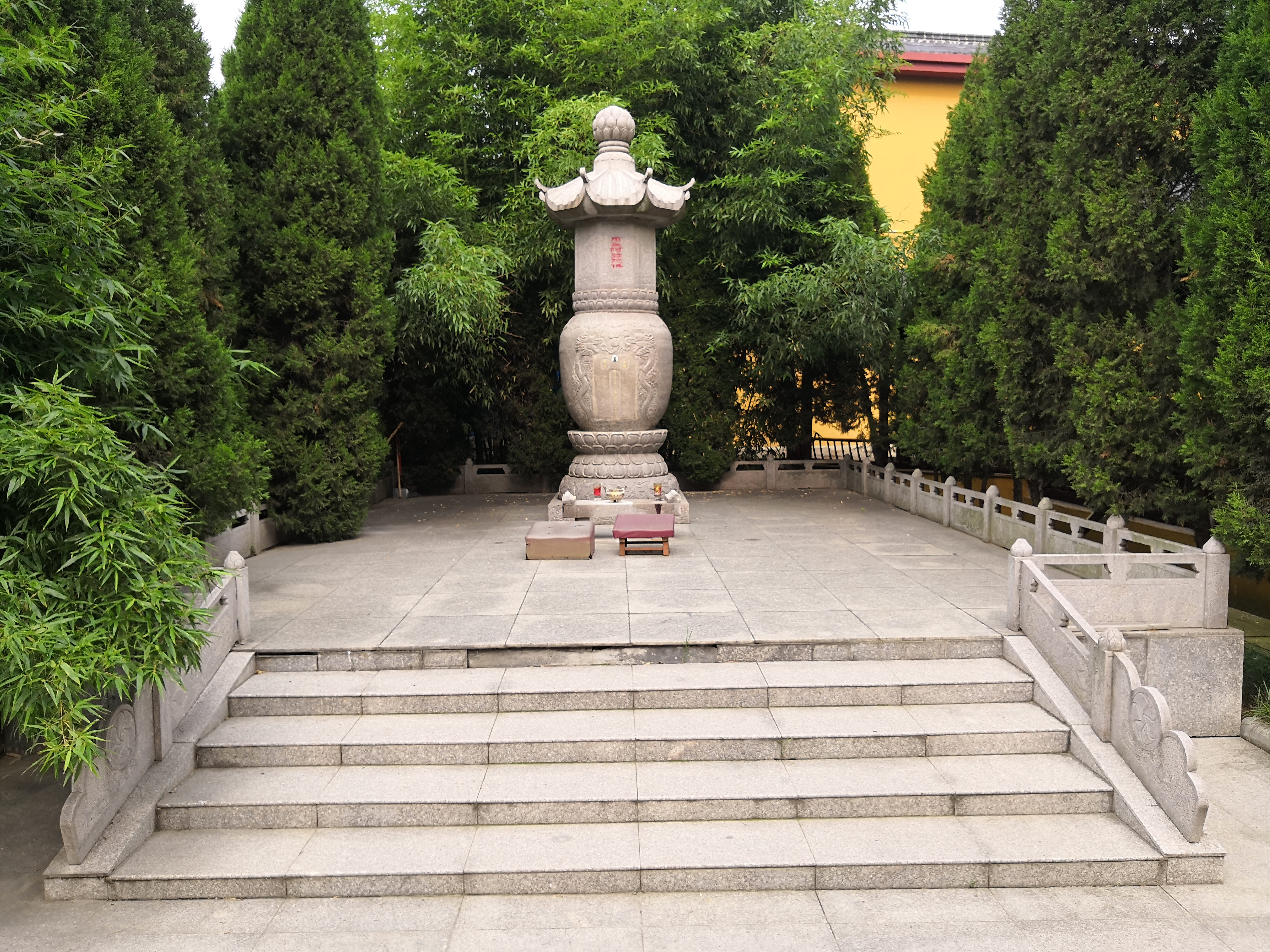  p>广福禅寺,始建于唐贞观年间,位于江苏省海安市城东北郊的明道村.
