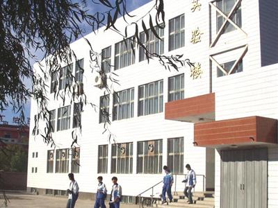 新疆兵团芳草湖第一中学