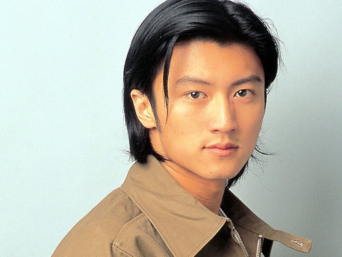 《黄种人》是 a target="_blank" href="/item/谢霆锋/139911" data