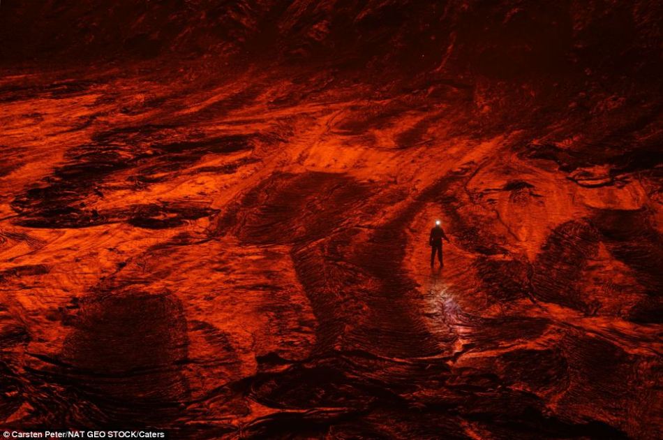 尼拉贡戈火山