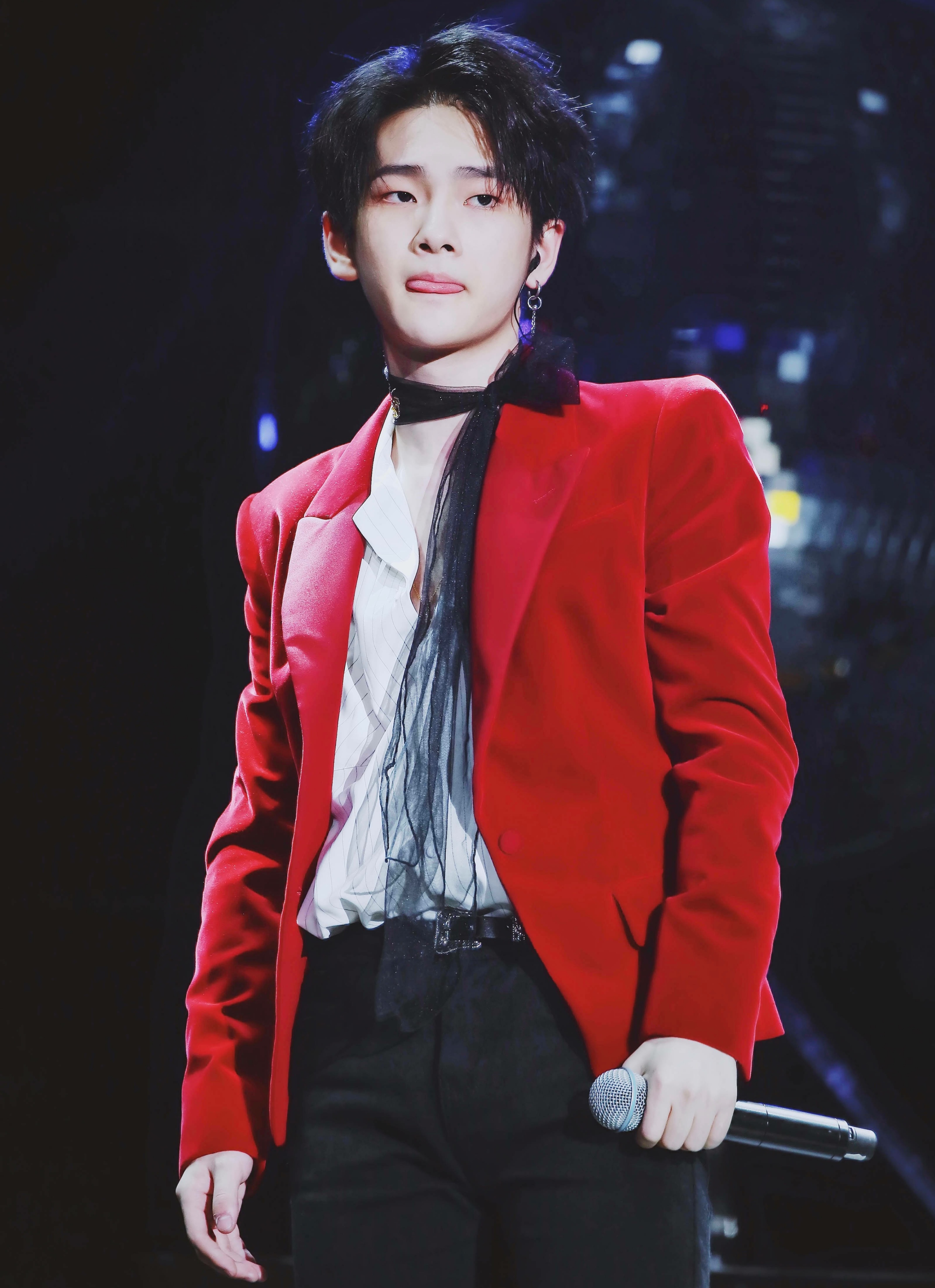  p>周震南(vin),2000年6月21日出生于重庆市,中