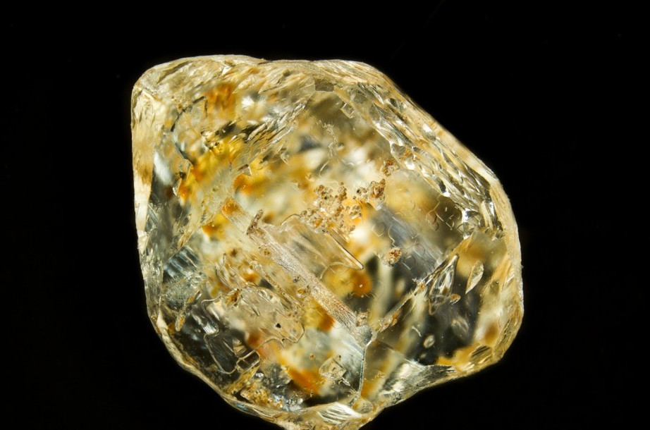  p>硼铝镁石(sinhalite)即褐色锡兰石,常含有 a href="#" data-lemma