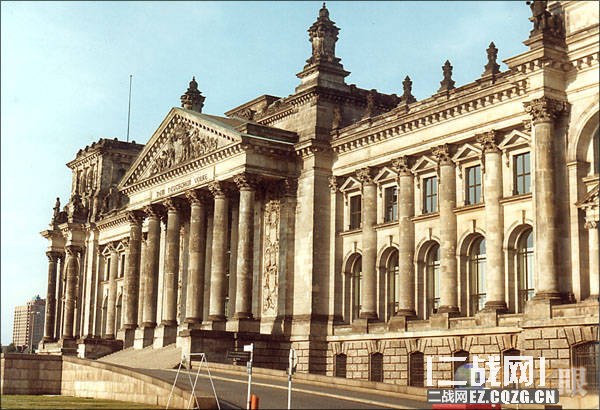  p>德国国会大厦(德语:   reichstagsgeb  ude),简称国会大厦;官方
