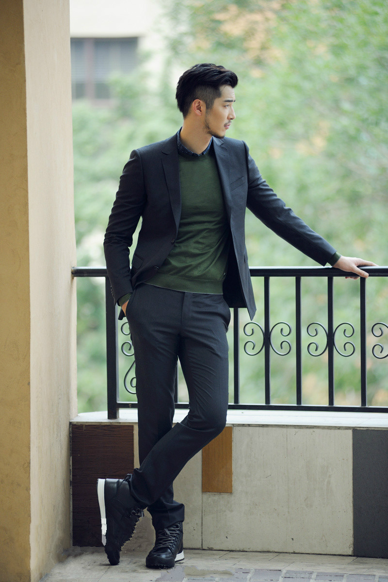  p>金世佳,1986年11月10日出生于上海市,中国影视男演员,毕业于 a