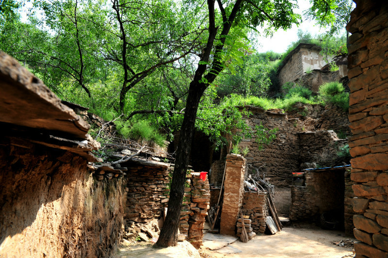  p data-id="gnzlgdawqa">郭家沟写生基地,又称陕北郭家沟黄土风情