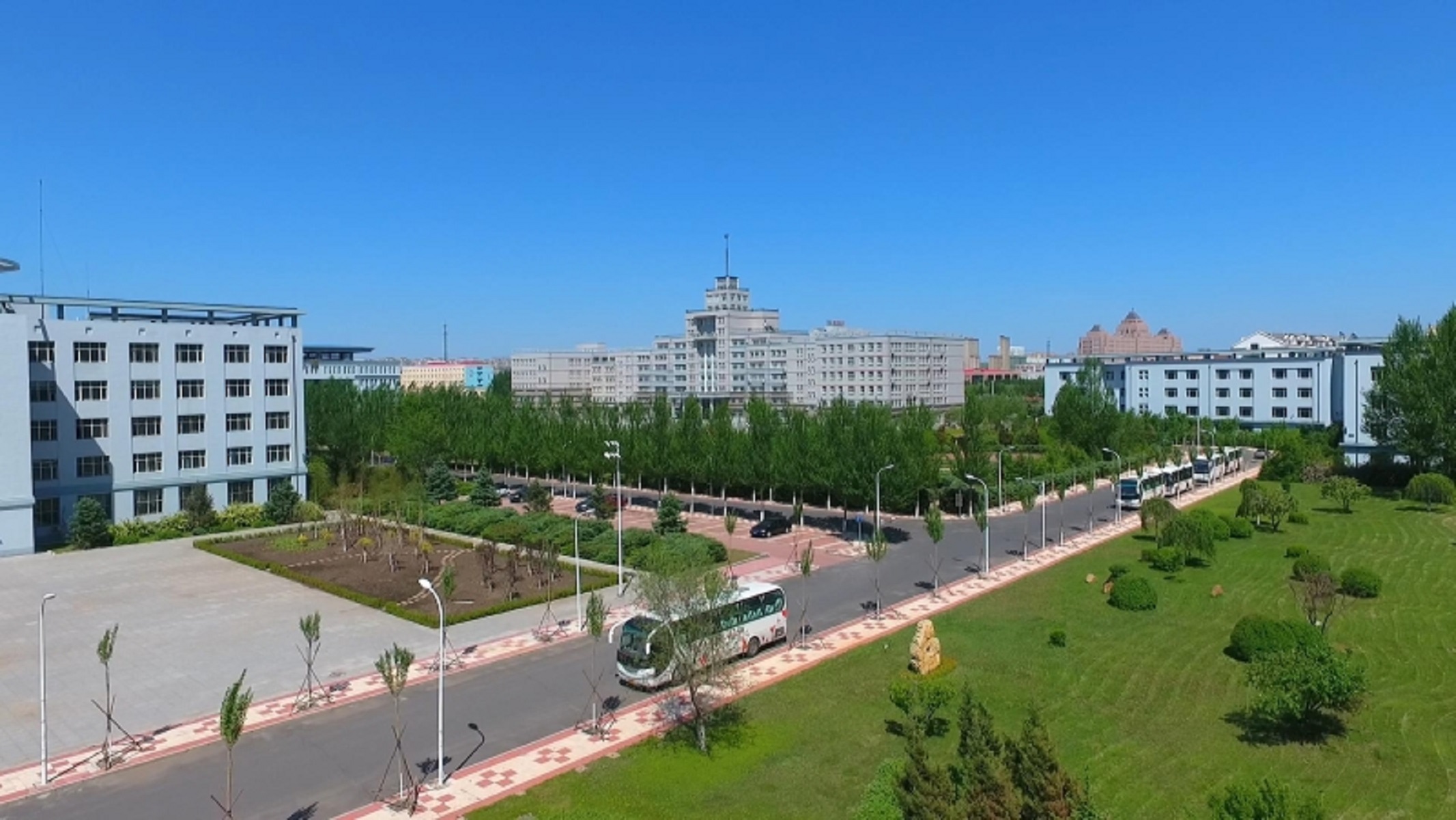 哈尔滨工业大学华德应用技术学院
