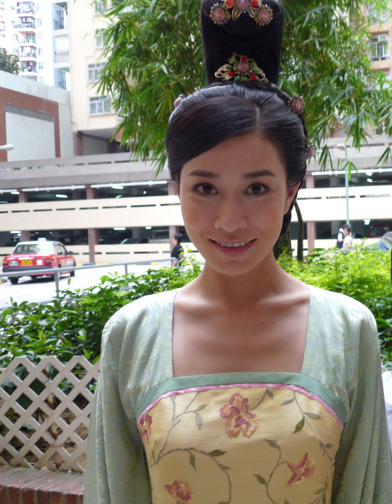  p>佘诗曼,1975年5月28日出生于香港,中国香港女演员,毕业于 a target