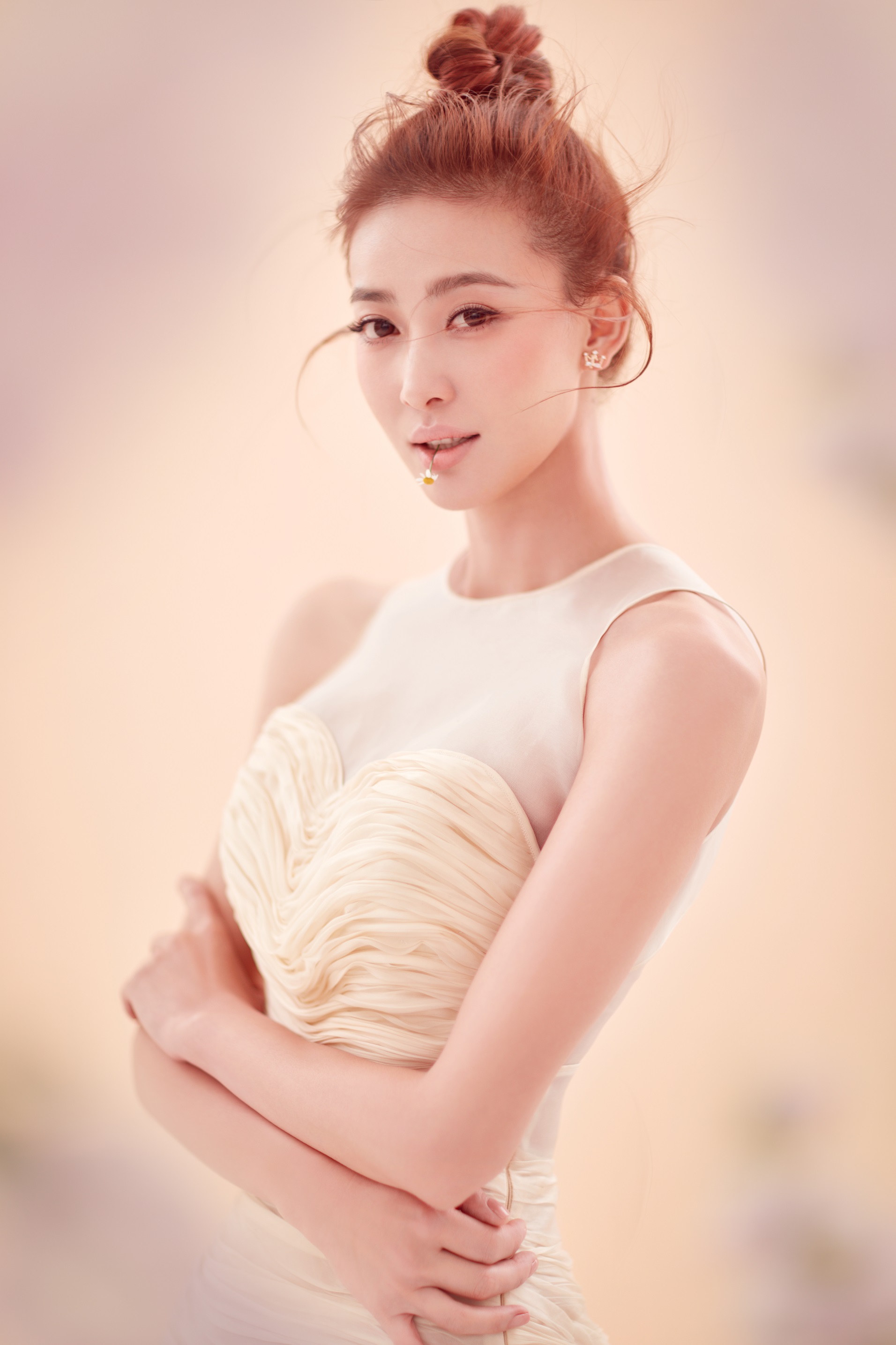 id="gncox2ab87">周知,1985年6月30日出生于辽宁省,中国内地女演员
