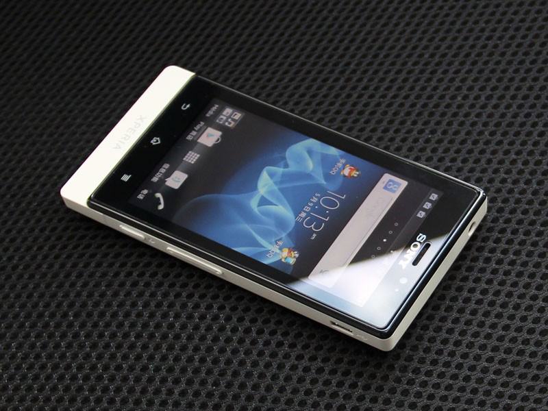  p>索尼2012年推出的一款中端智能手机,其浮空触控技术成为该机一大