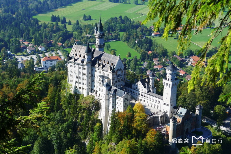 新天鹅石城堡,始建于1868年夏天,位于德国 a target="_blank" href="