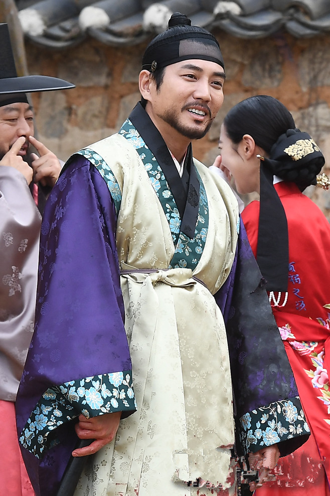  p>网巾是中国明代成年男子用来束发的网子,也是明初建立的 a target=