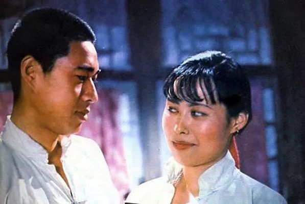 漂亮女演员殷新，曾在《骆驼祥子》中扮演小福子，还有人记得她吗_百科TA说