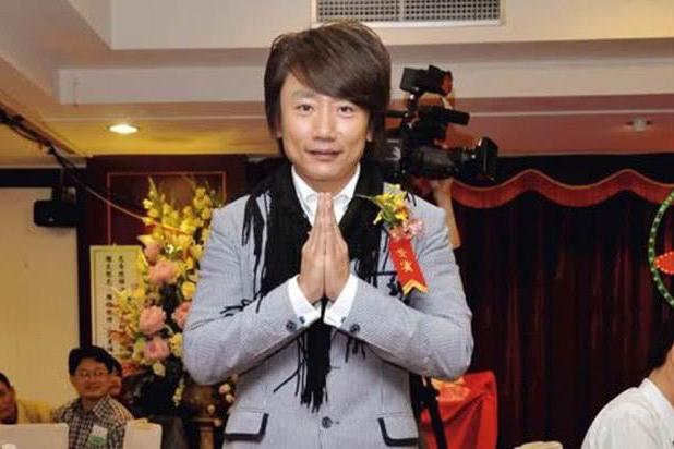  p data-id="gnbpo9x61e">秦伟,中国台湾演员,主持人.