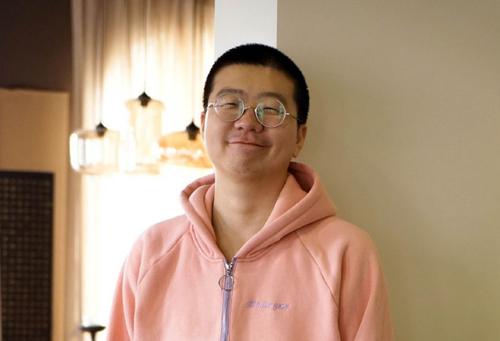 脱口秀领路人李诞，为什么十分排斥谐音梗？_百科TA说
