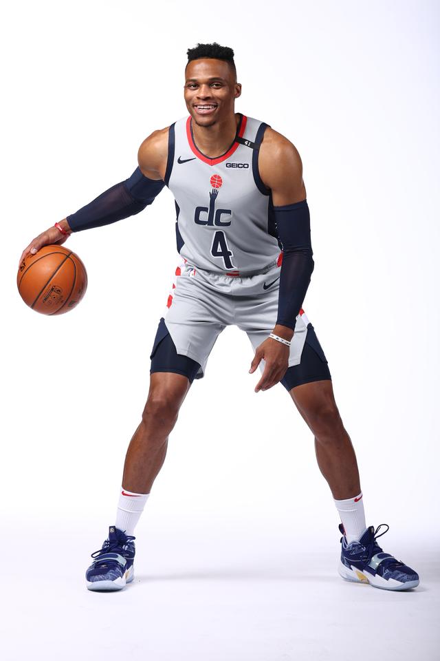  p>拉塞尔·威斯布鲁克(russell westbrook),1988年11月12日出生于 a