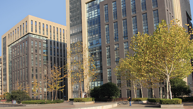  p>长沙芯城科技园位于长沙市岳麓麓谷西,由 a target="_blank" href=