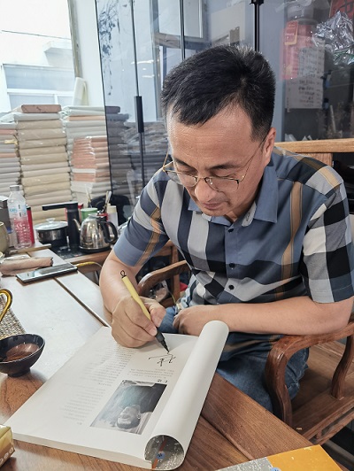 王建,男,1974年出生