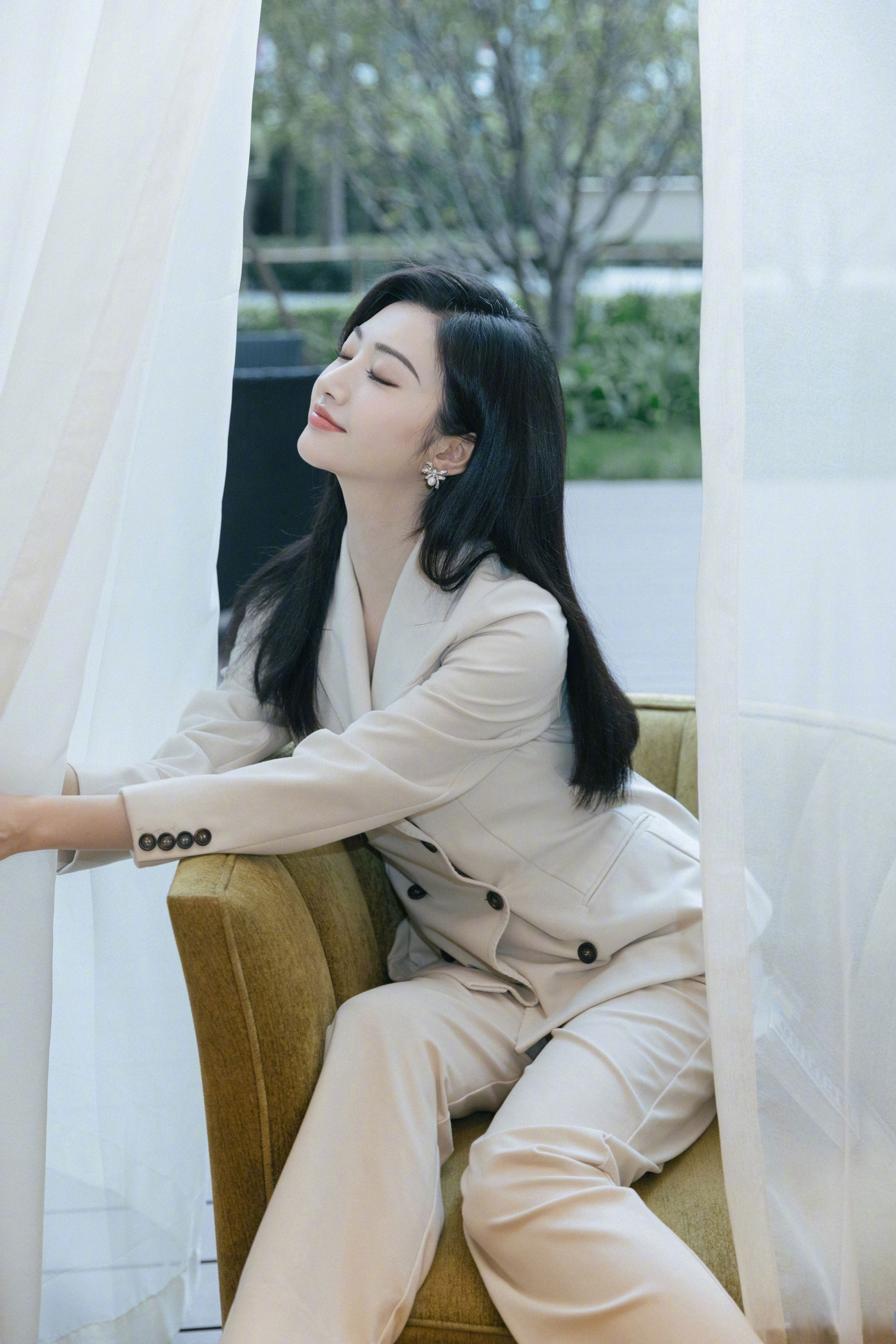  p>景甜(jing tian),1988年7月21日出生于陕西省西安市,华语影视女