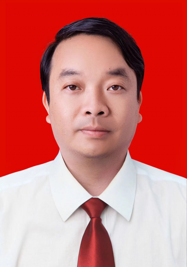  /p> p>现任井冈山市龙市镇党委副书记,镇长. /p>