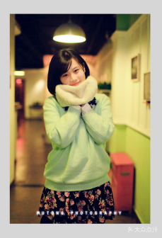 《咖啡屋》中饰姜胜妍