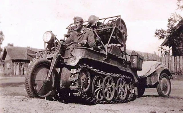 kfz.2半履带摩托