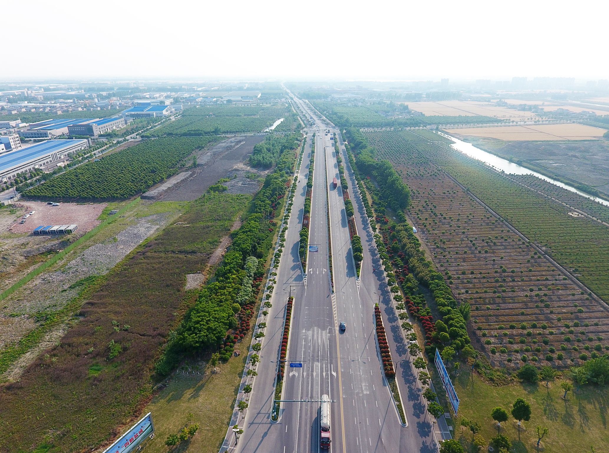  p>东台—灵武公路,简称东灵线,是中国境内的普通