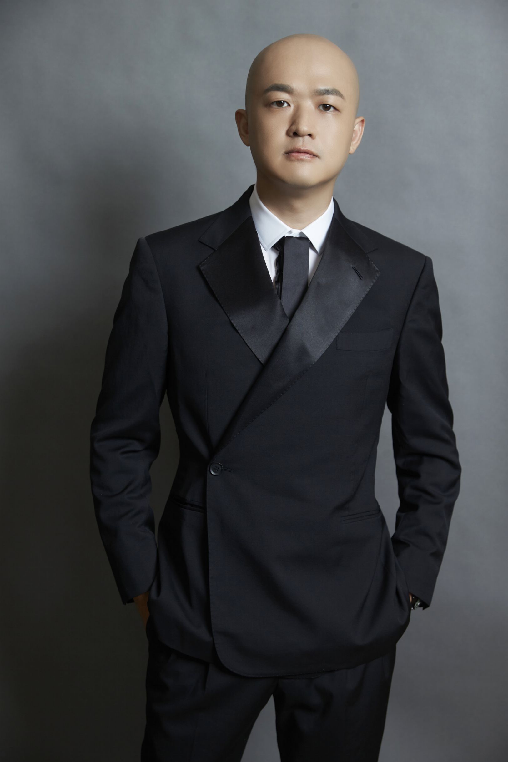  p>包贝尔,原名艾志超,1984年5月3日出生于黑龙江省哈尔滨市,中国内地