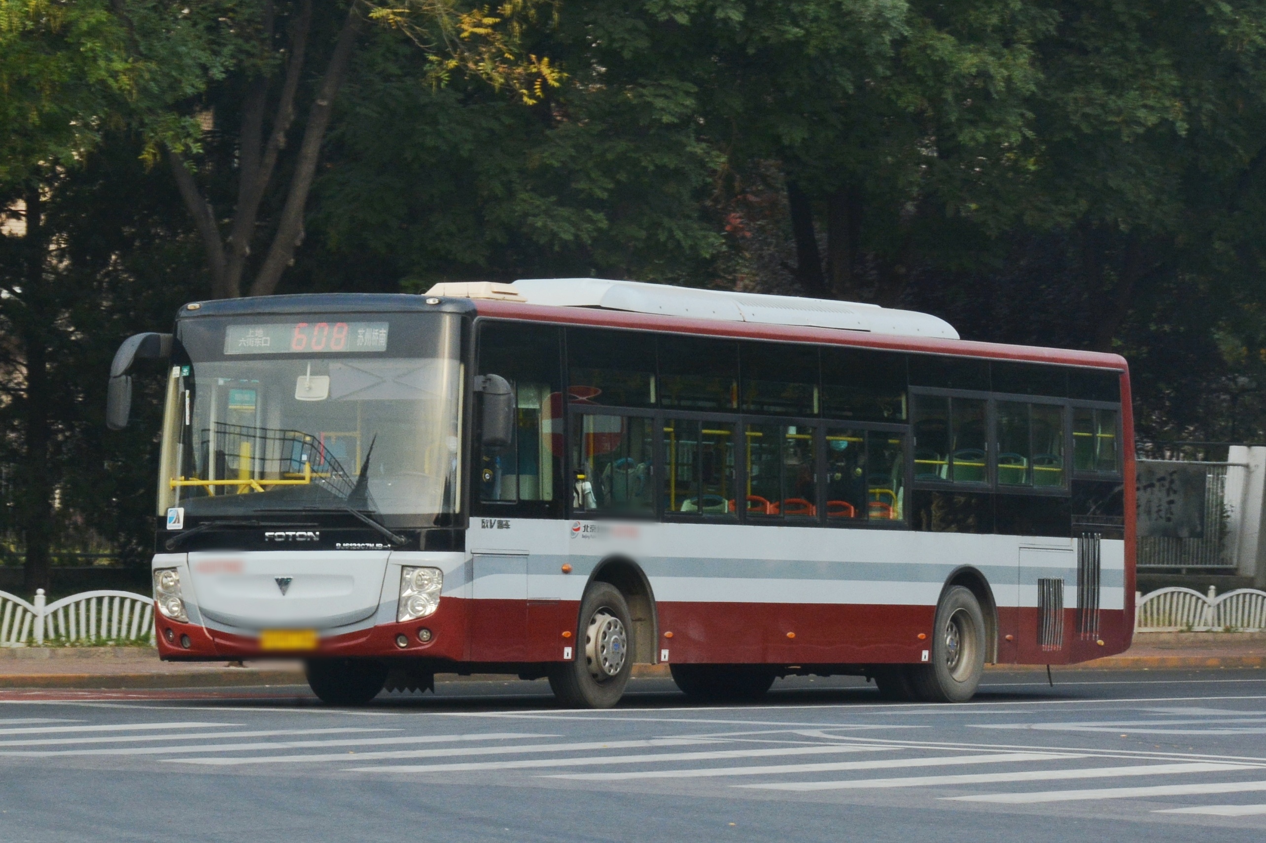  p>北京公交608路,根据先后运营时间和路段,可分为调整路号为595路的