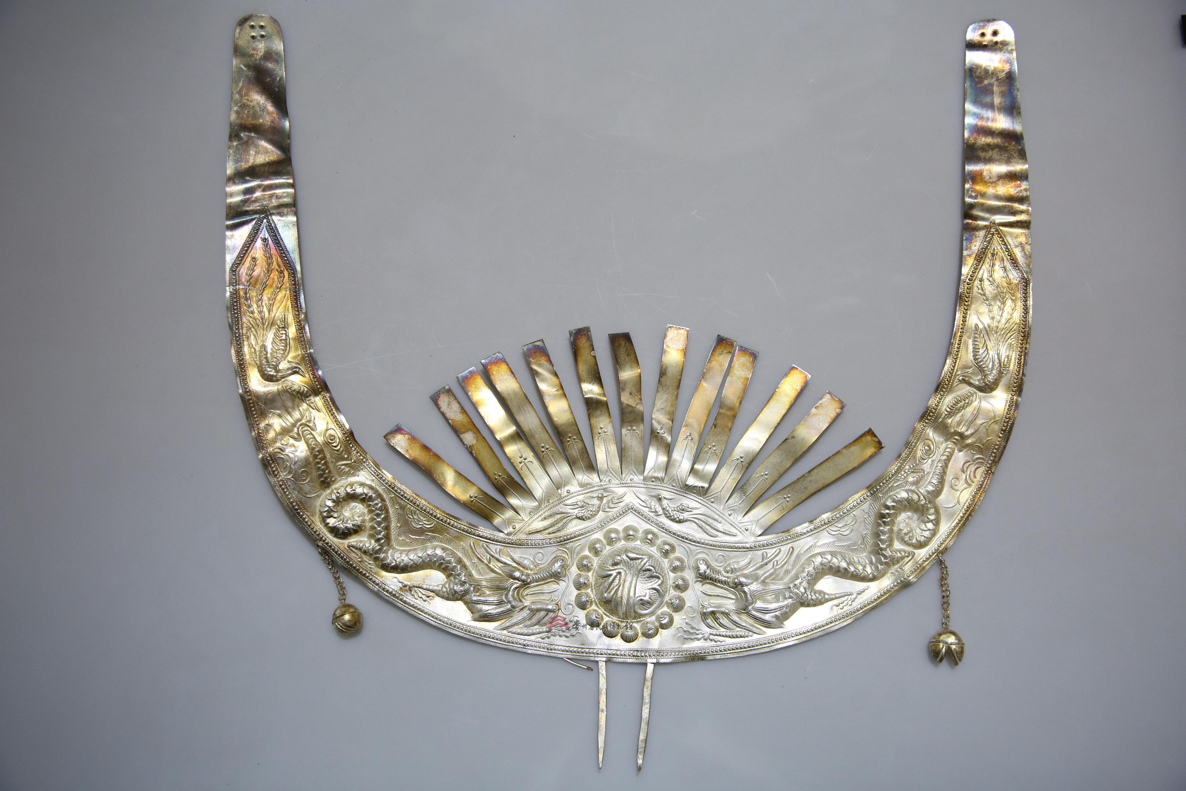 当代舟溪苗族扇形银角