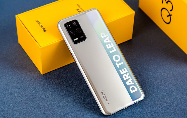 realme 真我 q3